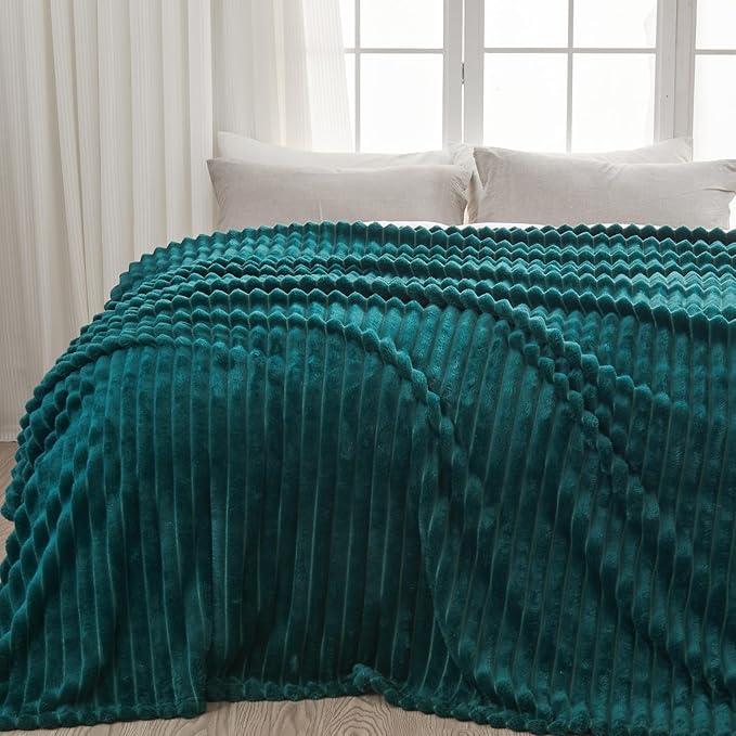 NEWCOSPLAY Super Soft Throw Blanket Dark Teal Premium Silky Flannel Fleece 3D Ribbed Jacquard Lightweight Bed Blanket All Season Use (Dark Teal Ribbed, Throw(50"x60"))