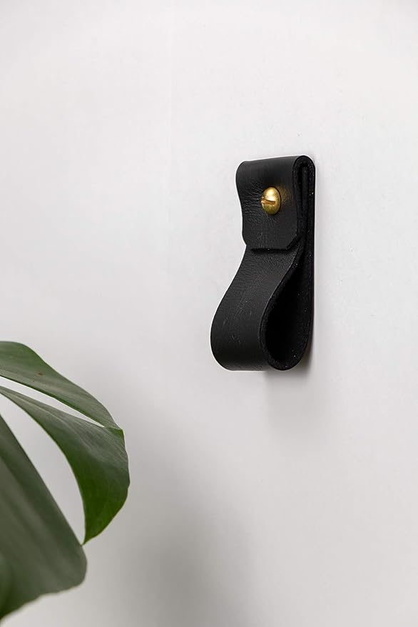 Keyaiira - Small Nicotine Colored Leather Wall Hook, Minimalist Strap Hanger for Bath Towel Holder Leather Wall Hook Strap Towel Hook Bathroom Decor Brass Towel Ring Nordic Home (Black)