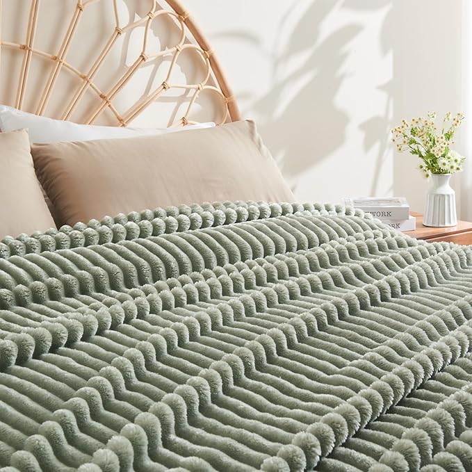 NEWCOSPLAY Super Soft Throw Blanket Sage Green Premium Silky Flannel Fleece 3D Ribbed Jacquard Lightweight Bed Blanket All Season Use (Sage Green Ribbed, Throw(50"x60"))