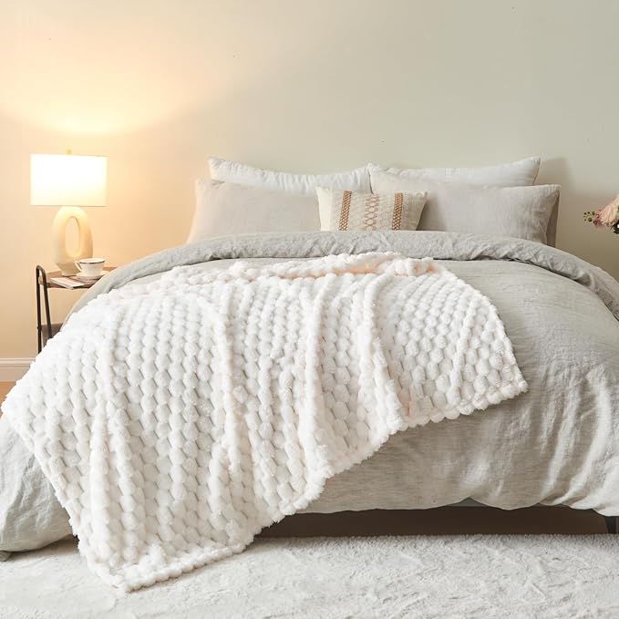 NEWCOSPLAY Super Soft Throw Blanket Ivory Premium Silky Flannel Fleece 3D Clouds Stylish Jacquard Lightweight Bed Blanket All Season Use 350GSM (Ivory, Throw(50"x60"))