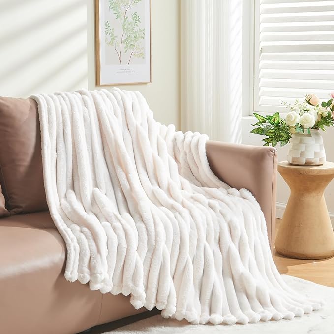 NEWCOSPLAY Super Soft Throw Blanket Ivory Premium Silky Flannel Fleece 3D Ribbed Jacquard Lightweight Bed Blanket All Season Use (Ivory Ribbed, Throw(50"x60"))