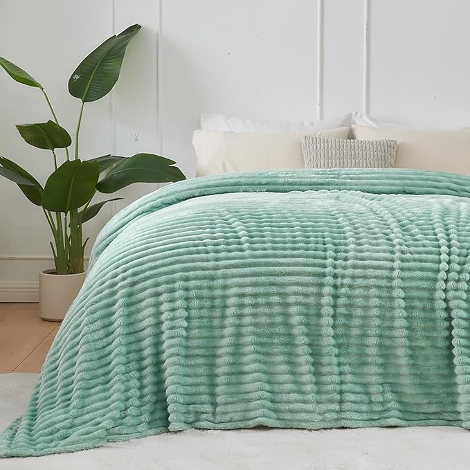 NEWCOSPLAY Super Soft Throw Blanket New Sage Green Premium Silky Flannel Fleece 3D Ribbed Jacquard Lightweight Bed Blanket All Season Use (New Sage Green Ribbed, Throw(50"x60"))