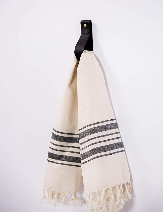 Keyaiira - Small Nicotine Colored Leather Wall Hook, Minimalist Strap Hanger for Bath Towel Holder Leather Wall Hook Strap Towel Hook Bathroom Decor Brass Towel Ring Nordic Home (Black)