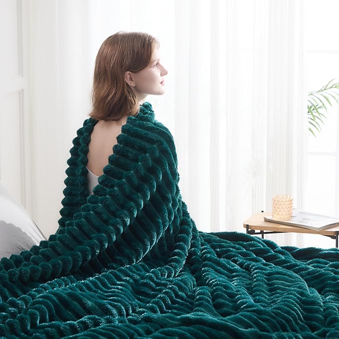 NEWCOSPLAY Super Soft Throw Blanket Dark Teal Premium Silky Flannel Fleece 3D Ribbed Jacquard Lightweight Bed Blanket All Season Use (Dark Teal Ribbed, Throw(50"x60"))
