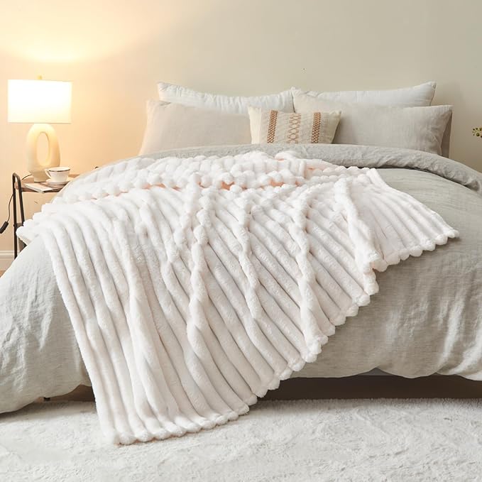 NEWCOSPLAY Super Soft Throw Blanket Ivory Premium Silky Flannel Fleece 3D Ribbed Jacquard Lightweight Bed Blanket All Season Use (Ivory Ribbed, Throw(50"x60"))