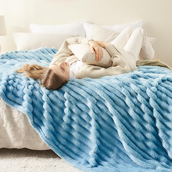 NEWCOSPLAY Super Soft Throw Blanket Blue Premium Silky Flannel Fleece 3D Ribbed Jacquard Lightweight Bed Blanket All Season Use (Blue Ribbed, Throw(50"x60"))