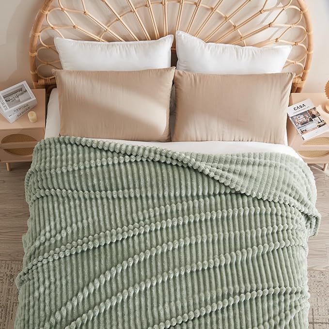 NEWCOSPLAY Super Soft Throw Blanket Sage Green Premium Silky Flannel Fleece 3D Ribbed Jacquard Lightweight Bed Blanket All Season Use (Sage Green Ribbed, Throw(50"x60"))