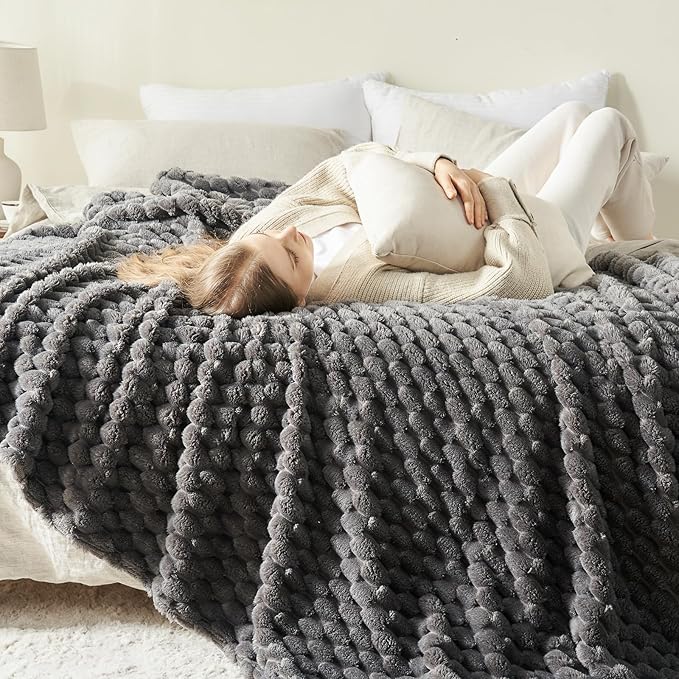 NEWCOSPLAY Super Soft Throw Blanket Grey Premium Silky Flannel Fleece 3D Clouds Stylish Jacquard Lightweight Bed Blanket All Season Use 350GSM (Grey, Throw(50"x60"))