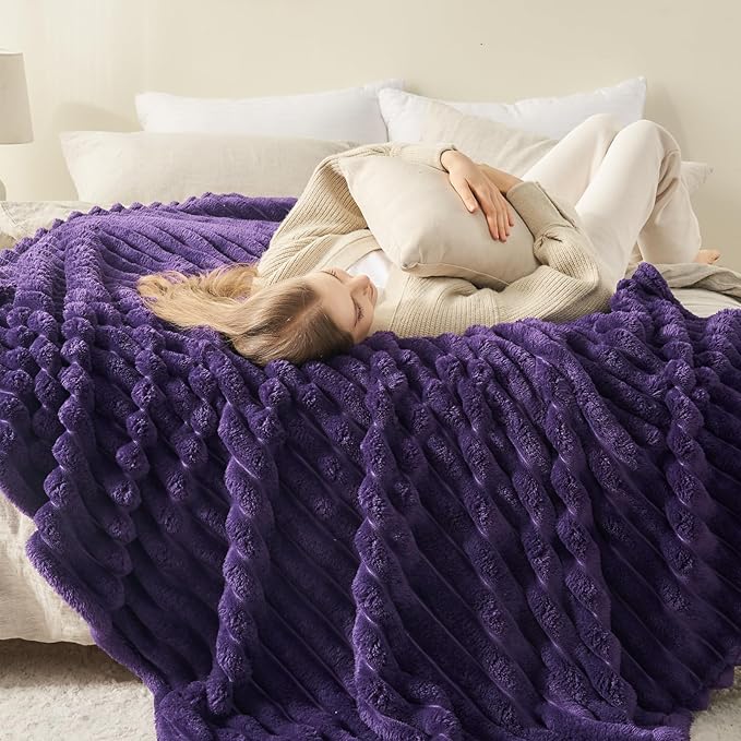 NEWCOSPLAY Super Soft Throw Blanket Purple Premium Silky Flannel Fleece 3D Ribbed Jacquard Lightweight Bed Blanket All Season Use (Purple Ribbed, Throw(50"x60"))