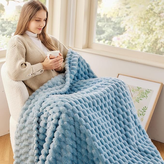 NEWCOSPLAY Super Soft Throw Blanket Blue Premium Silky Flannel Fleece 3D Clouds Stylish Jacquard Lightweight Bed Blanket All Season Use 350GSM (Blue, Throw(50"x60"))