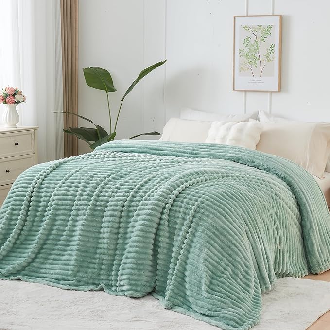 NEWCOSPLAY Super Soft Throw Blanket New Sage Green Premium Silky Flannel Fleece 3D Ribbed Jacquard Lightweight Bed Blanket All Season Use (New Sage Green Ribbed, Throw(50"x60"))