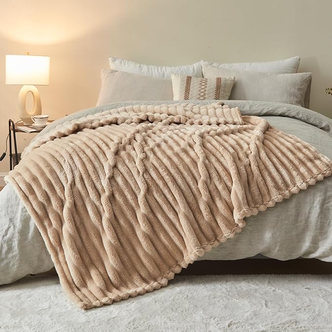 NEWCOSPLAY Super Soft Throw Blanket Brown Premium Silky Flannel Fleece 3D Ribbed Jacquard Lightweight Bed Blanket All Season Use (Brown Ribbed, Throw(50"x60"))