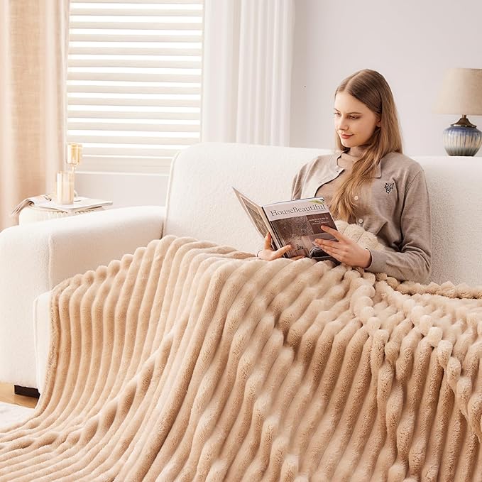 NEWCOSPLAY Super Soft Throw Blanket Brown Premium Silky Flannel Fleece 3D Ribbed Jacquard Lightweight Bed Blanket All Season Use (Brown Ribbed, Throw(50"x60"))