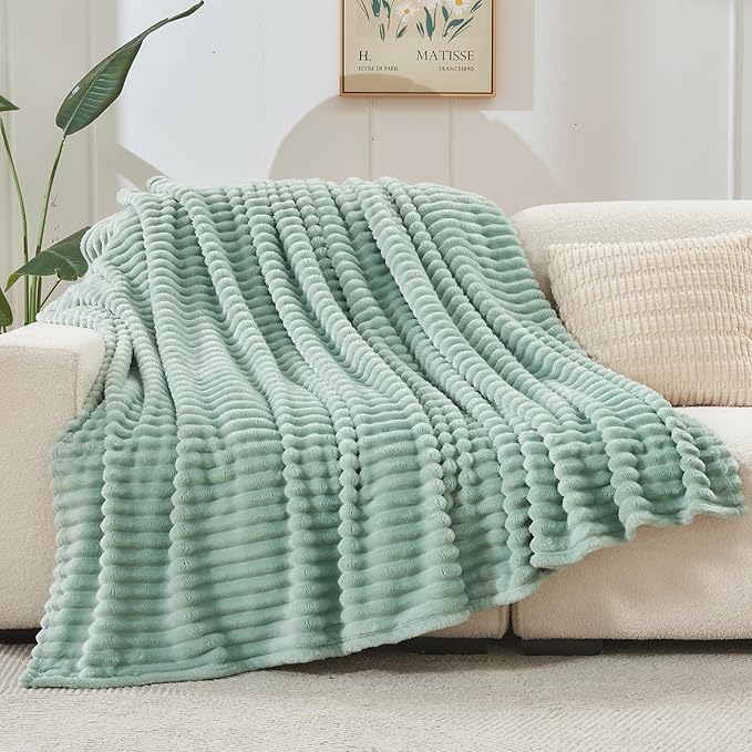 NEWCOSPLAY Super Soft Throw Blanket New Sage Green Premium Silky Flannel Fleece 3D Ribbed Jacquard Lightweight Bed Blanket All Season Use (New Sage Green Ribbed, Throw(50"x60"))