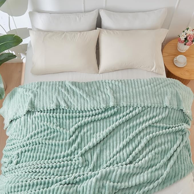 NEWCOSPLAY Super Soft Throw Blanket New Sage Green Premium Silky Flannel Fleece 3D Ribbed Jacquard Lightweight Bed Blanket All Season Use (New Sage Green Ribbed, Throw(50"x60"))