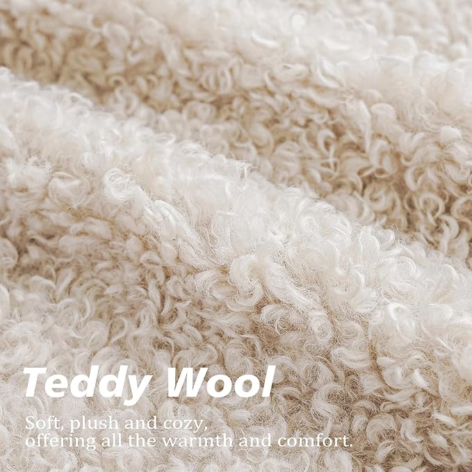 Foindtower 2 Pieces 22x22 Inch Neutral Cream, Faux Fur Throw Pillow Cover Accent Sherpa Pillow Fuzzy Soft Pillowcases Sheepskin Decorative Fleece Cushion Case for Bed Couch Living Room