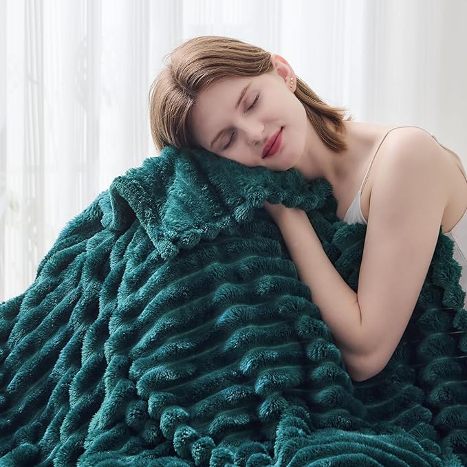 NEWCOSPLAY Super Soft Throw Blanket Dark Teal Premium Silky Flannel Fleece 3D Ribbed Jacquard Lightweight Bed Blanket All Season Use (Dark Teal Ribbed, Throw(50"x60"))