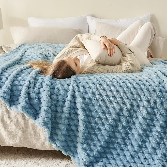 NEWCOSPLAY Super Soft Throw Blanket Blue Premium Silky Flannel Fleece 3D Clouds Stylish Jacquard Lightweight Bed Blanket All Season Use 350GSM (Blue, Throw(50"x60"))