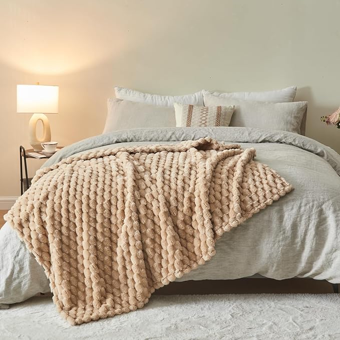 NEWCOSPLAY Super Soft Throw Blanket Brown Premium Silky Flannel Fleece 3D Clouds Stylish Jacquard Lightweight Bed Blanket All Season Use 350GSM (Brown, Throw(50"x60"))