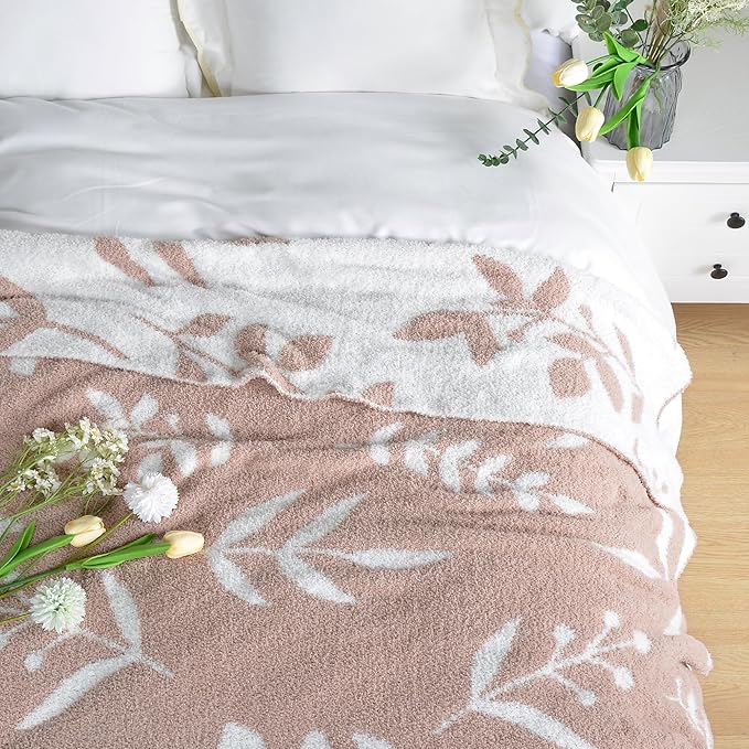 Leaf Pattern Throw Blanket Soft Cozy Spring Blanket for Bed, Couch, Sofa Lightweight Breathable Stylish Seasonal Home Decor Blanket Dusty Rose 60x80 Inches