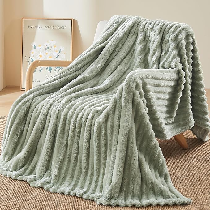 NEWCOSPLAY Super Soft Throw Blanket Sage Green Premium Silky Flannel Fleece 3D Ribbed Jacquard Lightweight Bed Blanket All Season Use (Sage Green Ribbed, Throw(50"x60"))
